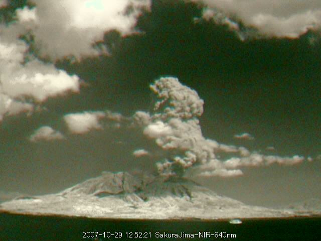 桜島昭和火口噴火2008